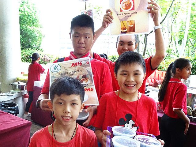 a Life Care to Love Volunteer Team 3